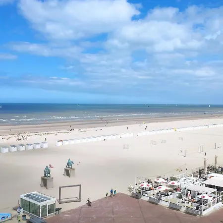 Zeezicht Vanop Het 6 De Verdiep Oostduinkerke Exterior photo