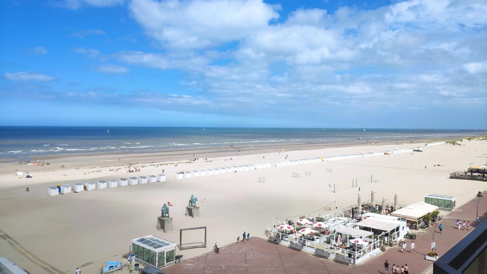 Apartment Zeezicht Vanop Het 6 De Verdiep *
